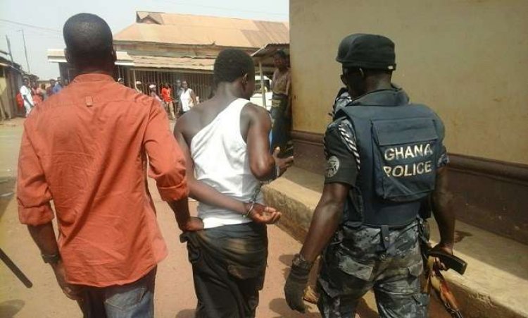 Police arrest two for taking pictures of cast ballot papers