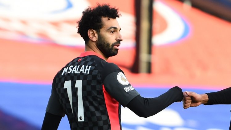 Salah 'unhappy' at Liverpool, considering Barca and Madrid switch