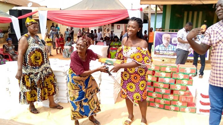  More than 200 Widows at the Oforikrom Constituency Supported