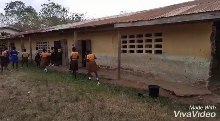 214 Students Lives In Danger as They Study Under Deathtrap Building In Sefwi Kwamebikrom