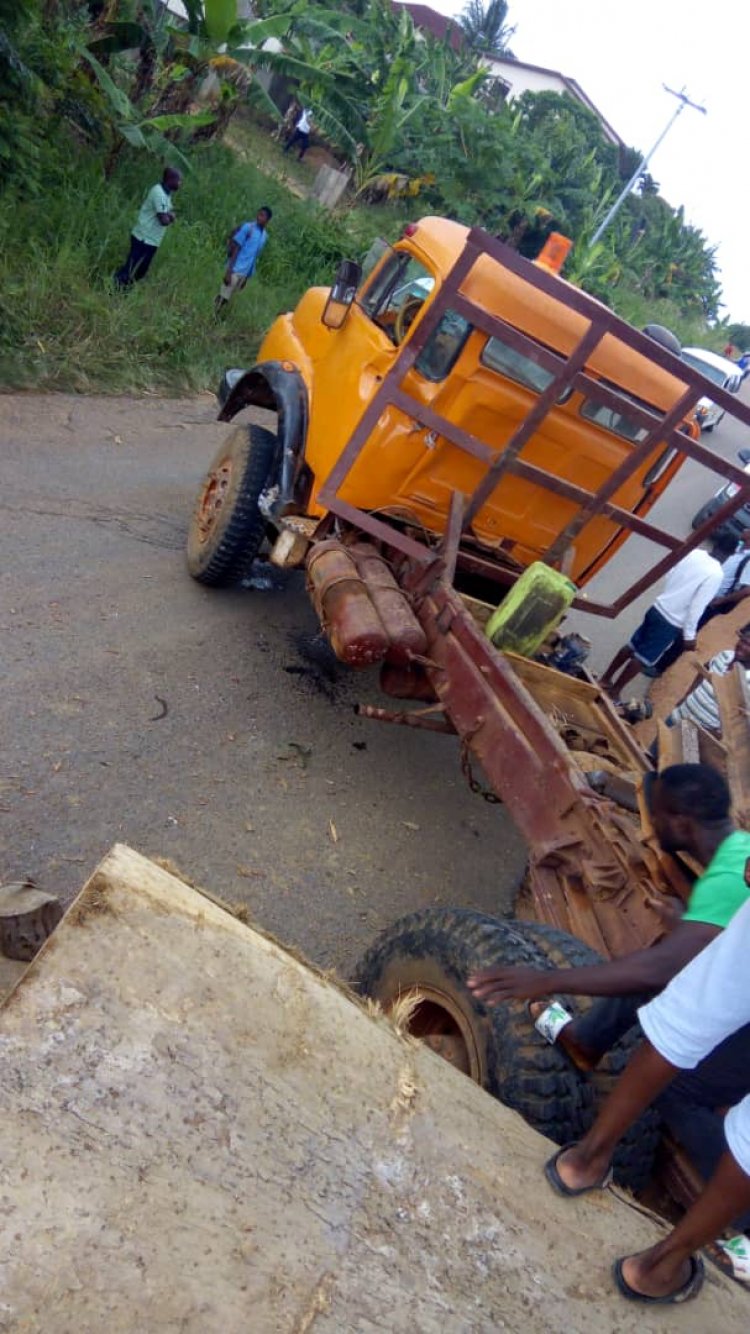Timber truck kills driver, mate in critical condition