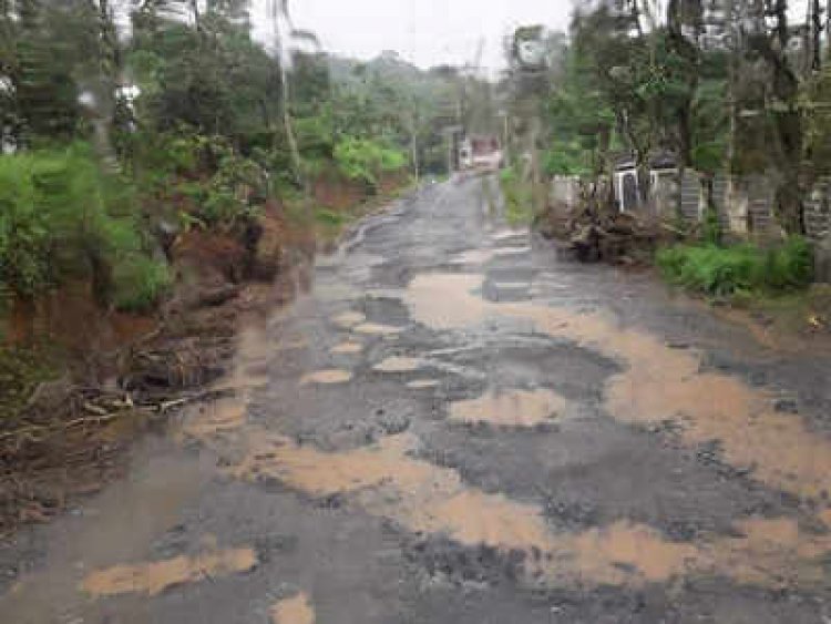 Fix our deplorable road Now – Nananom of Kwakuduakrom  tell Gov't