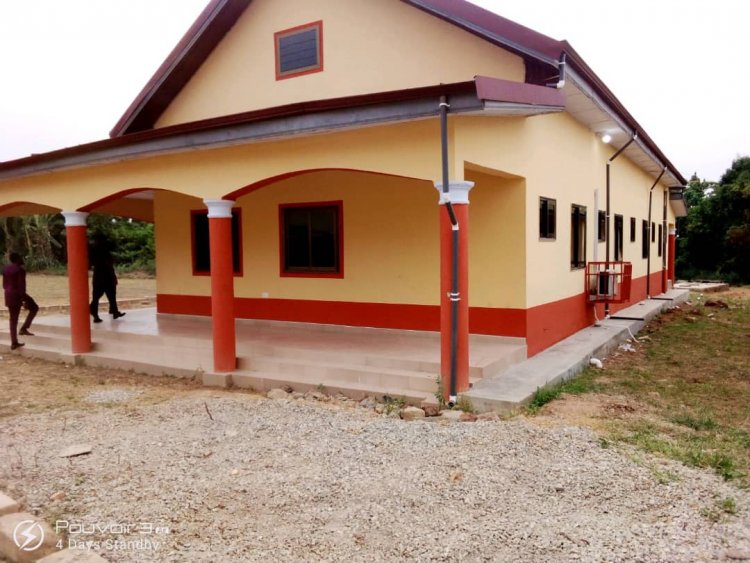  SAHESS Alma mater builds clinic for School     