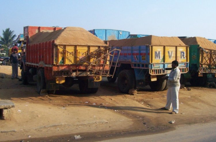 Fighting Road Accidents: Tipper Truck drivers advised to cover loaded cars