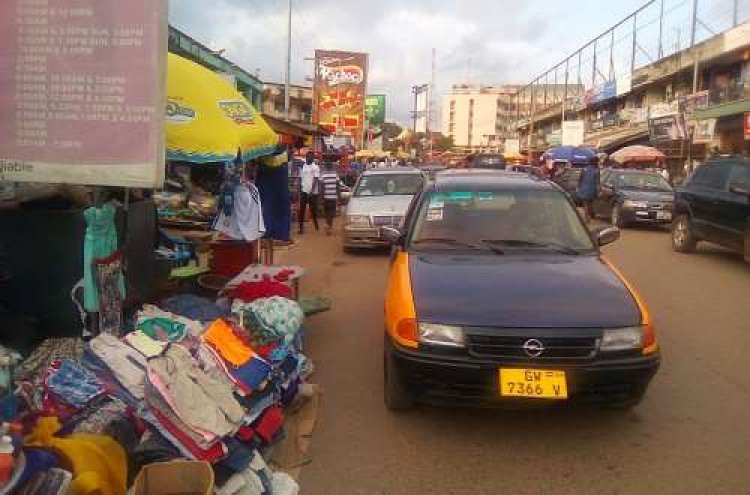 SMA cautions drivers who park at pedestrian walkway