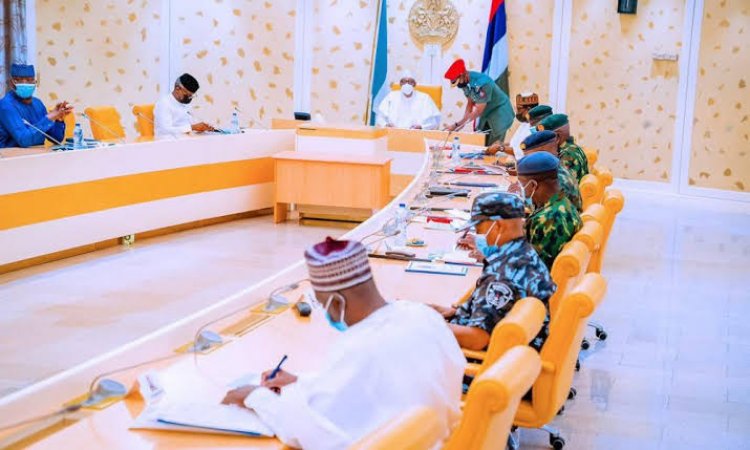 President Buhari, Security Chiefs Meet After Robbery Attempt In Aso Rock