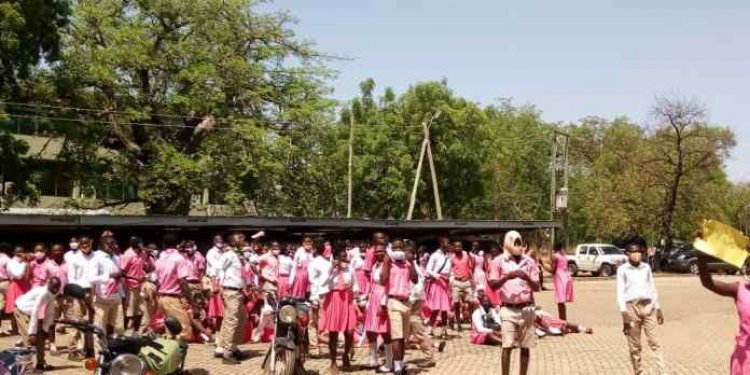 Bolgatanga Students petition Municipality Director of Education over lack of leaning materials