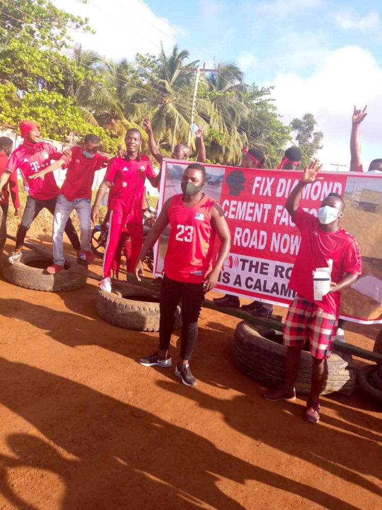 Angry residents storm streets to protest against bad roads