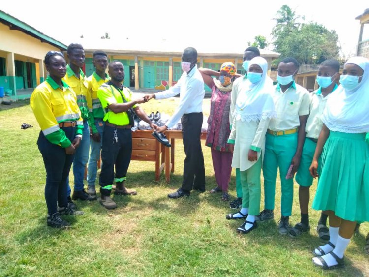 Obuasi: Gauso Assembly Member Donates To Saqquafiya School