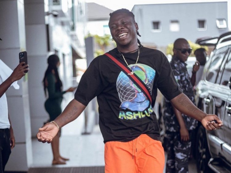 You’re Mad If You Wish Death On My Family - Stonebwoy Replies Kelvin Taylor