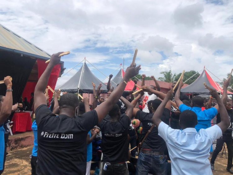 Frefre mobbed by massive NPP youth in Ashanti region