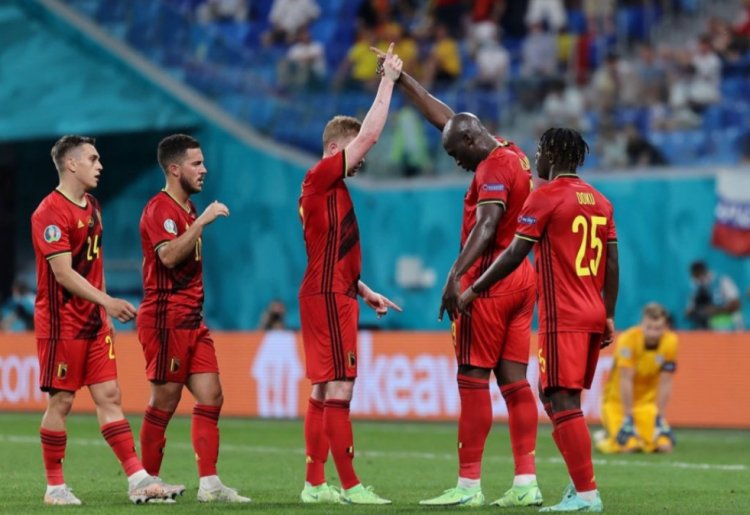 I love that picture of shaking hands with Lukaku – says Kelvin De Bruyne