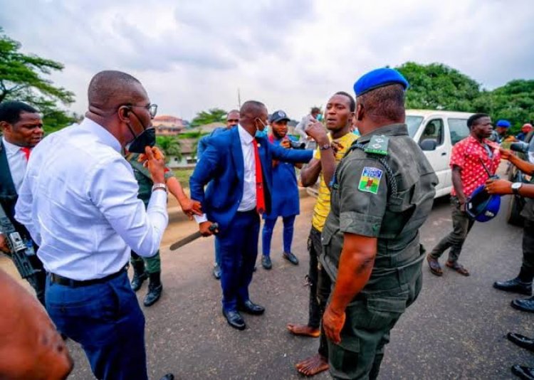 Gov Sanwo-Olu’s Security Disarms Weapon-Wielding Thugs In Lagos Traffic