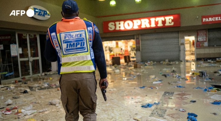 After deadly riots in South Africa, army of volunteers leads defense, cleanup efforts