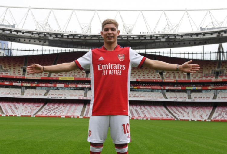 Arsenal signs a long-term contract deal with Emile Rowe Smith