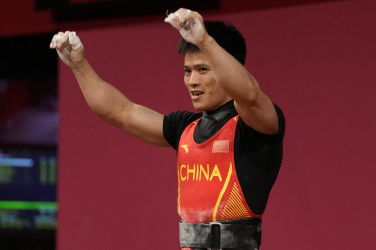 Weightlifter Li Fabin wins gold on ‘One Leg’ at Olympics