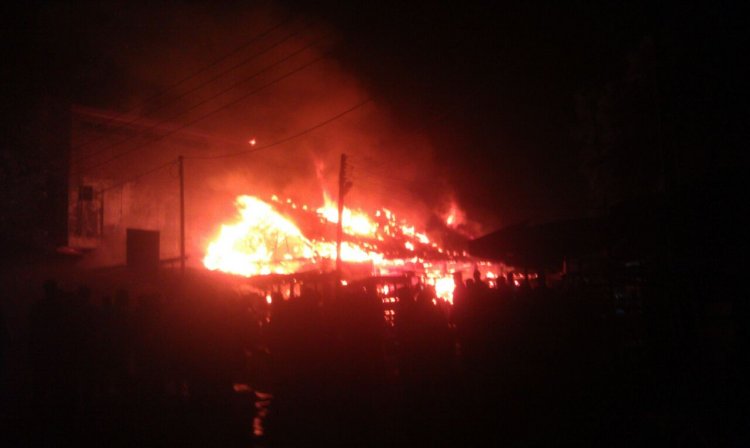 Akim Oda Central Market Raided Down By Fire