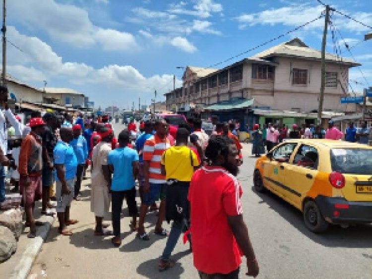 Four arrested for leading anti-Accra  Mayor protest