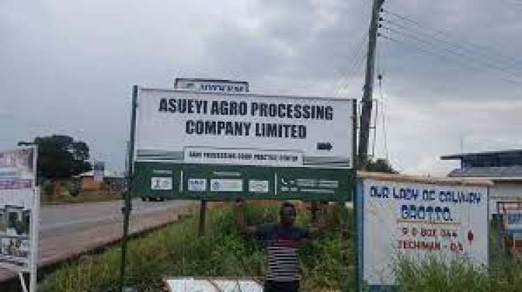 Residents at Techiman Asueyi give 40days Ultimatum to the government to fix their poor road 
