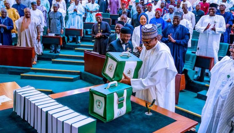 President Buhari Presents N16.3trn 2022 Budget Proposal To National Assembly