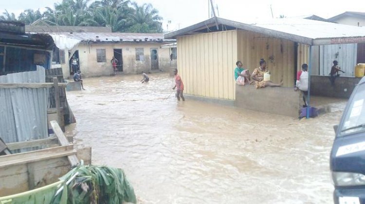 Another flooding hits part of Koforidua Students stranded 