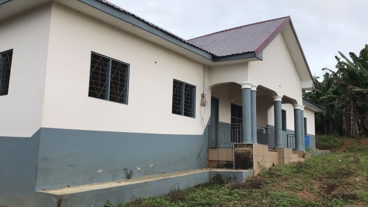 Abandoned CHPS compound at Esaase compels residents to Walk long distance for healthcare 