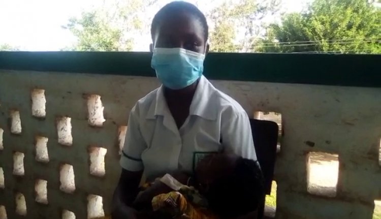 Girl,16, attends school with her 3 month old baby