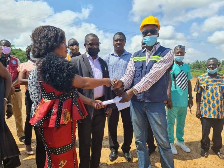 Agenda 111: Obuasi East District hands over project site to Contractor