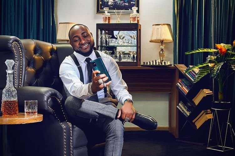 Pastor tells Davido to pay tithe out of the money he received or he won’t make heaven