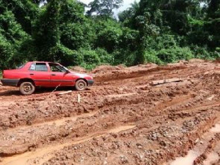 Ahafo: food stuffs rot at Seinua due to deplorable roads