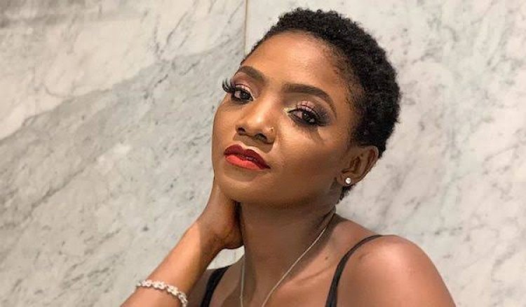 'Nigerian Leaders Destroying Dreams, Chances Of Great Future' – Singer, Simi
