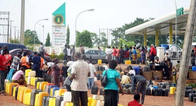 "Nigerians Should Prepare For The Worst Fuel Scarcity" - Petrol Marketers