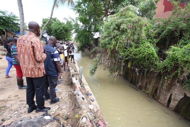 Enforce bye-laws to prevent floods in Accra ---Minister charges MD