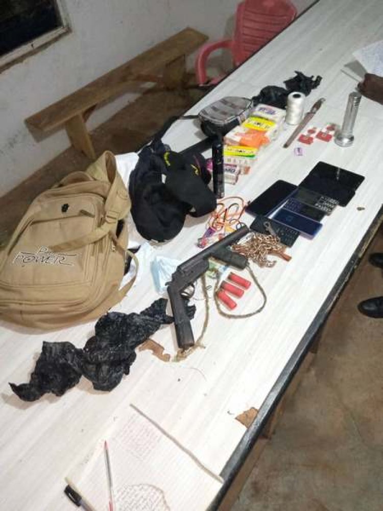 Two people were apprehended with guns at Banda Nkwanta, and two more are still on the loose.