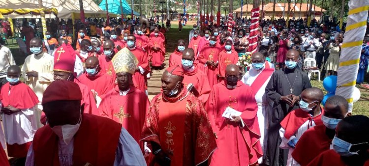 Thousands of pilgrims mark Martyrs Day in Uganda