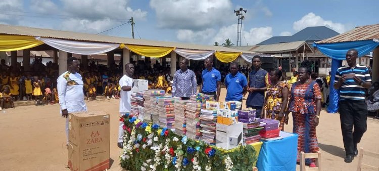 Youth Donates   Teaching And  Learning Materials To Assin Adompim Community