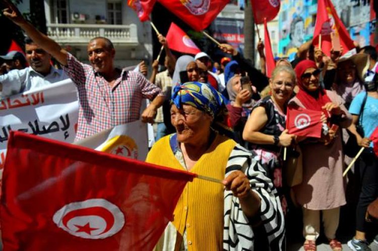 Top union in Tunisia declares yet another national strike