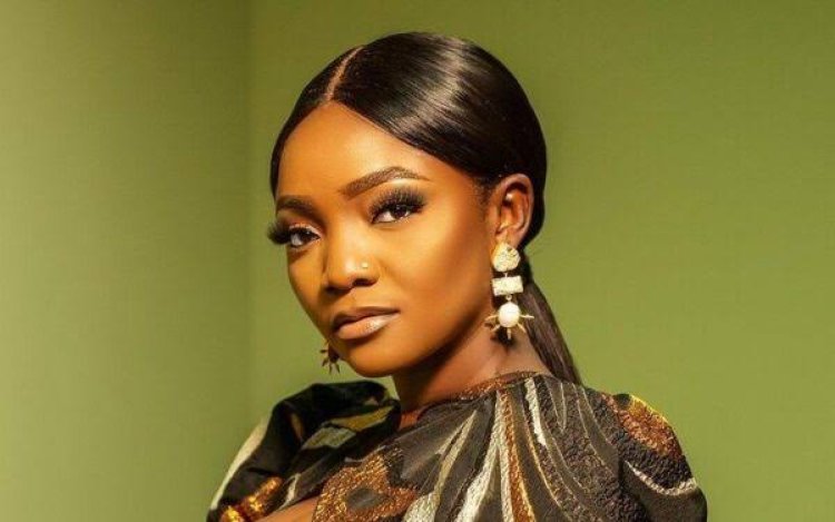 Nigerian Singer, Simi Opens Up On Her Struggles With Fame