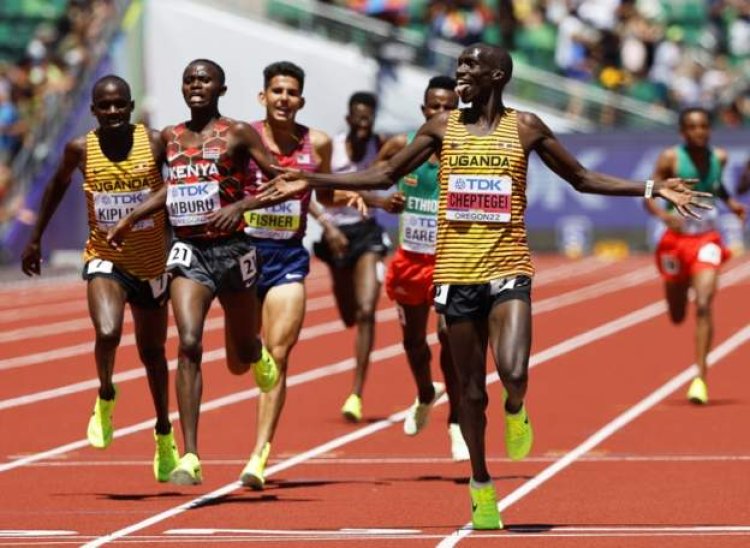 Uganda's Joshua Cheptegei defends men's 10,000m title