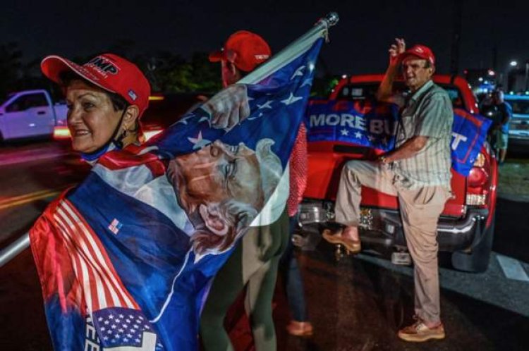 Trump supporters gather outside Mar-a-Lago
