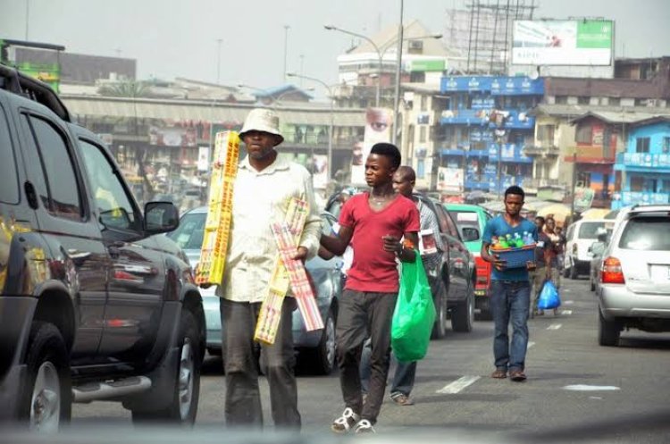 Robbery Attack: Police Ban Hawkers On Lagos-Ibadan Highway