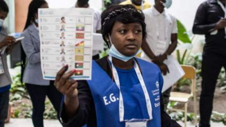 Ruling party takes early lead in Angolan elections