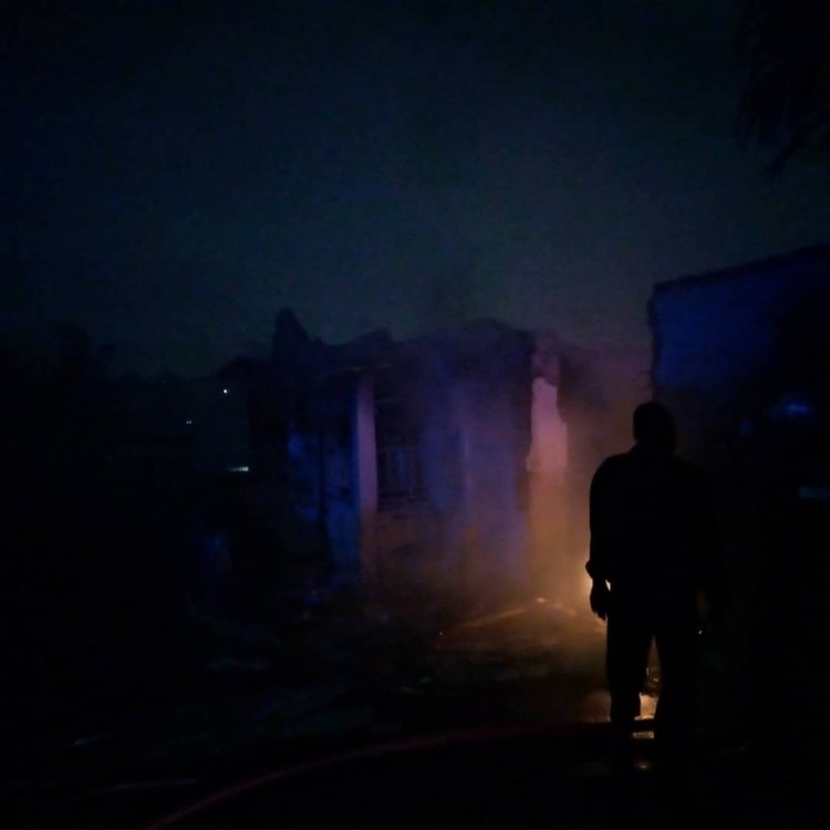 Breaking News: Fire Engulfs Police Officer House At Bouho  In Afigya Kwabere South