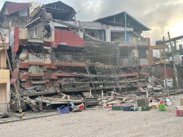 Kenyan building collapses after tenants evacuated