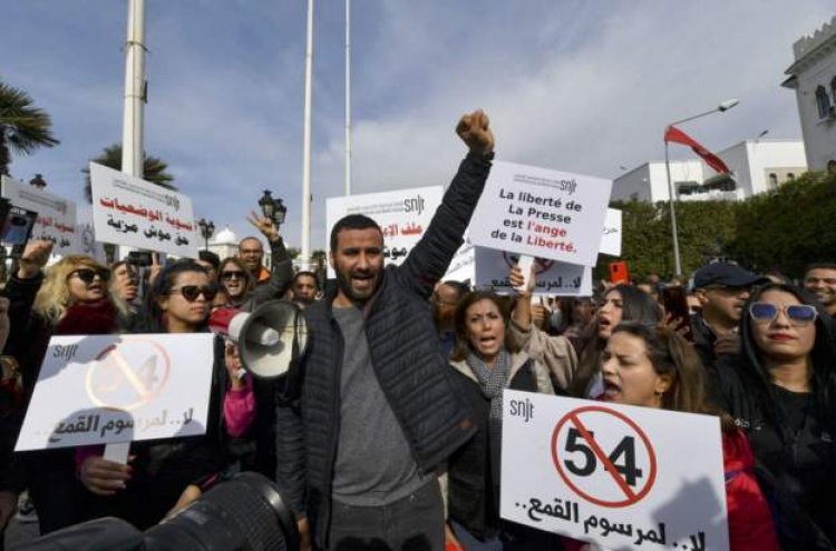 Tunisia rejects 'interference' as arrests criticised