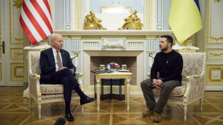 Biden praises 'heroic' citizens of Ukraine