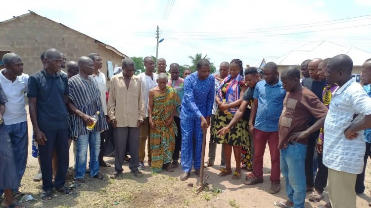 DCE Cuts Sod for construction of Small Community Water System and mechanised borehole for 2 communities at Banda  