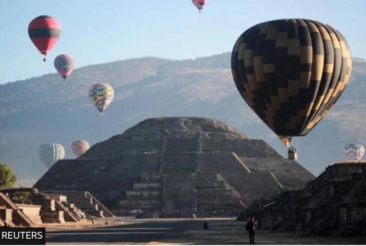 Mexico hot air balloon: Pilot charged over deadly crash