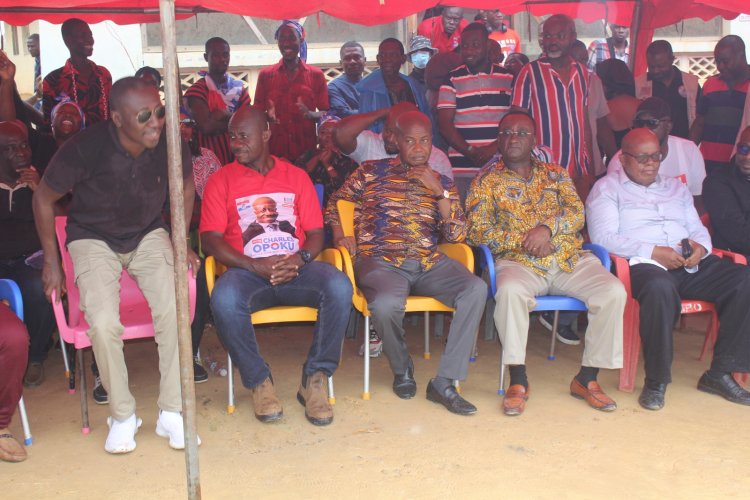 Afriyie Akoto defies Wednesday’s torrential rains to campaign for NPP's Charles Opoku