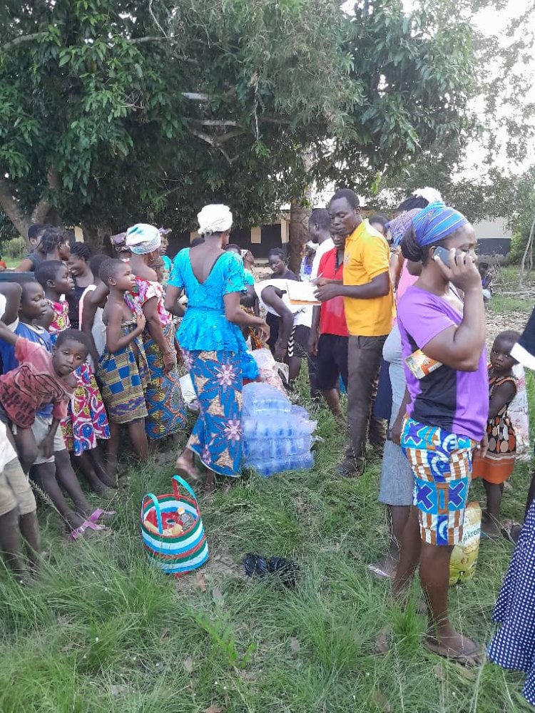 North Tongu District NADMO Staff Exposed—Over Stealing A Bag Containing 37 Pieces Of Brand New Clothes, Mattresses And Kente Clothes For Victims Of Recent Flooding—But She Denies Allegation